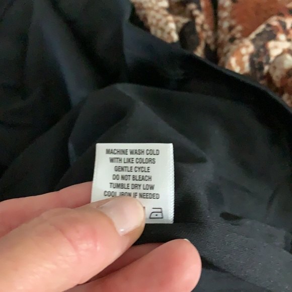 1. State Serene Snake Print Ruffled Cold Shoulder Blouse Brown Black Size Small - Picture 11 of 11